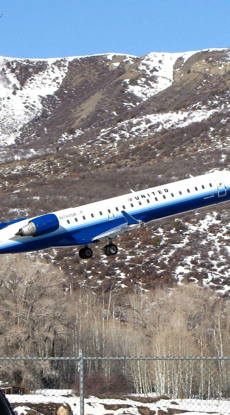 N744SK - Bombardier