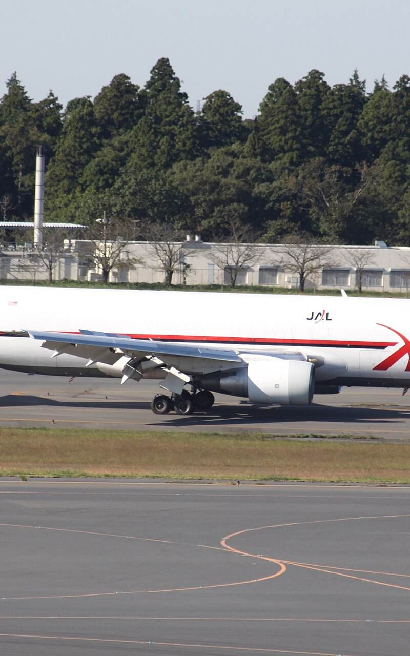 N745AX - Twin-engine aircraft
