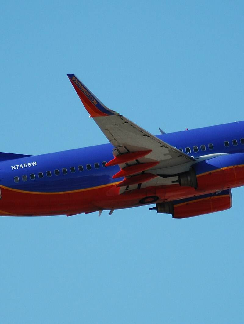 N745SW - Twin-engine aircraft
