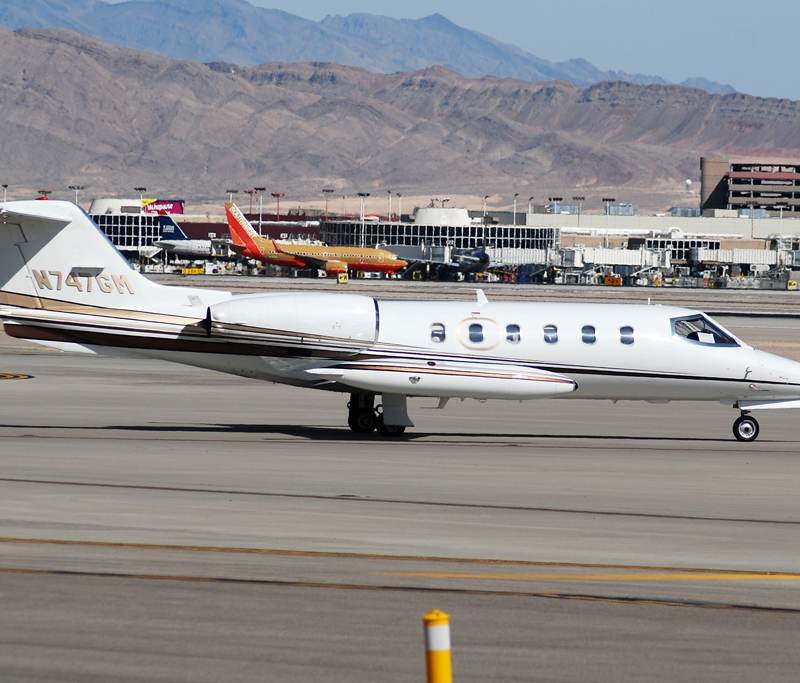 N747GM - Business jet