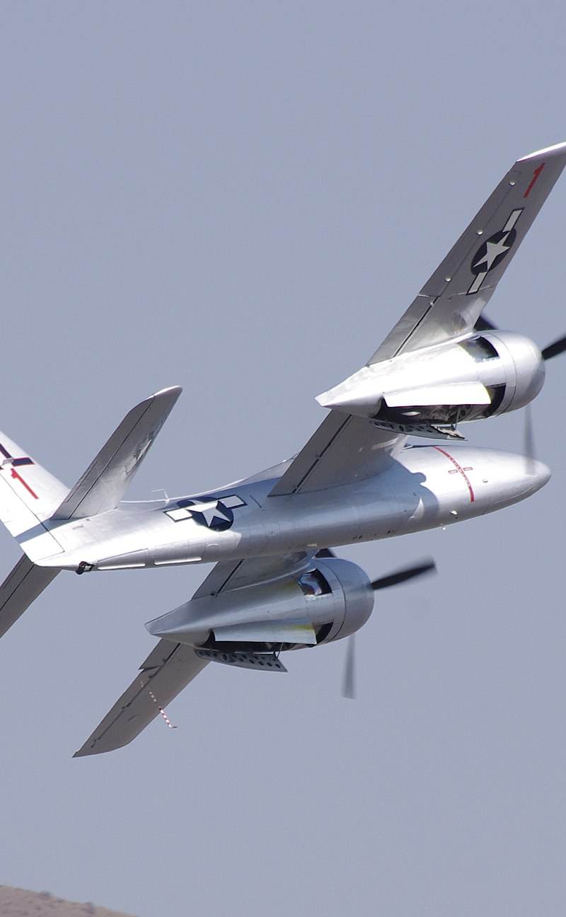  - Twin-engine aircraft