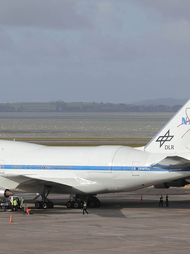 N747NA - Boeing