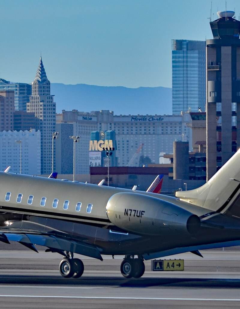 N77UF - Business jet