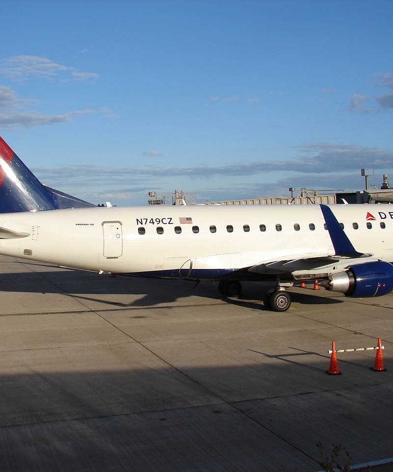N749CZ - Embraer