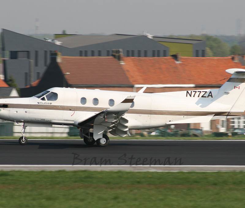 N77ZA - Pilatus