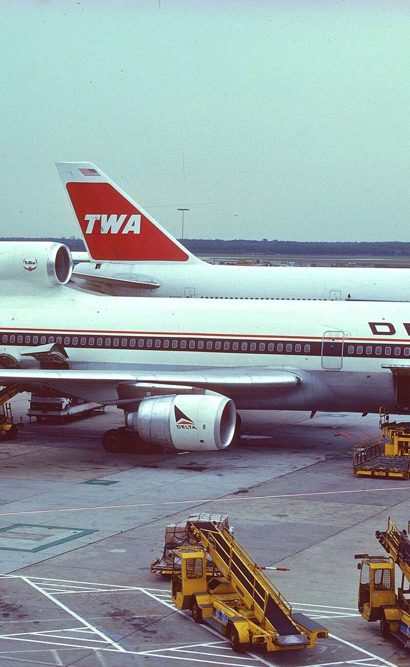 N752DA - Lockheed