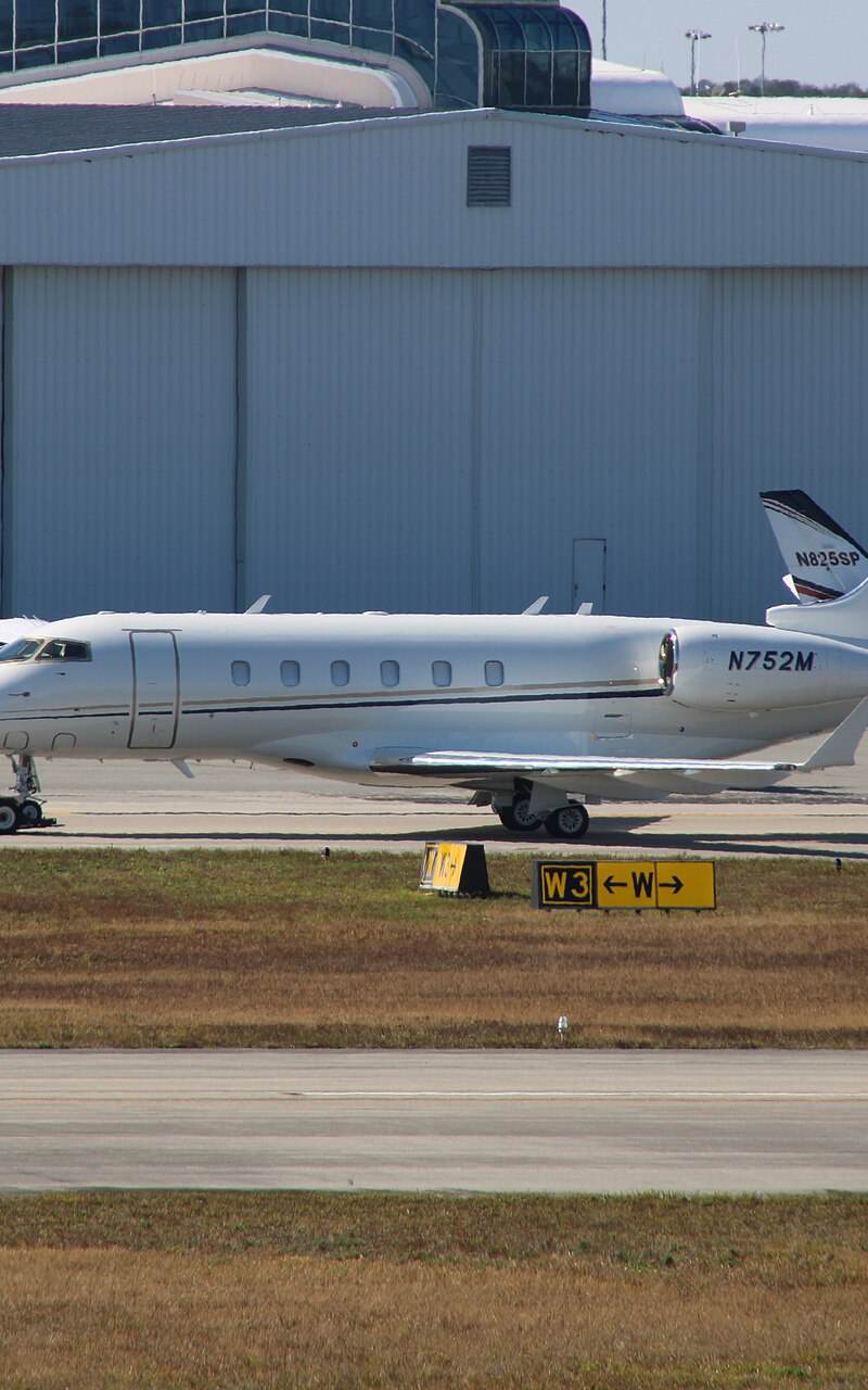 N752M - Bombardier