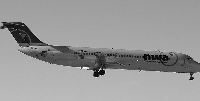N752NW - Douglas