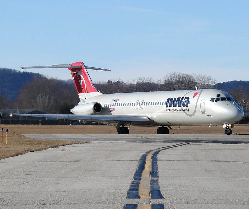 N752NW - Douglas