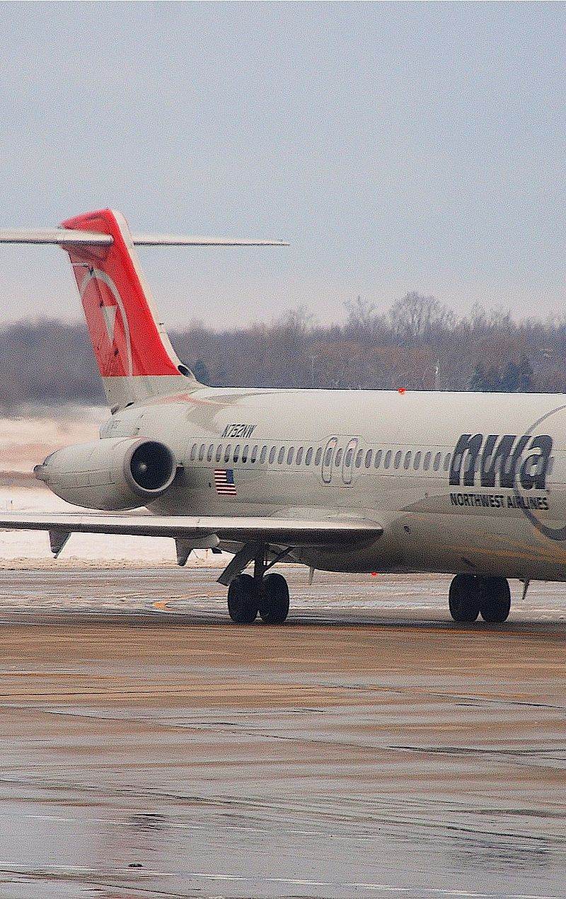 N752NW - Douglas