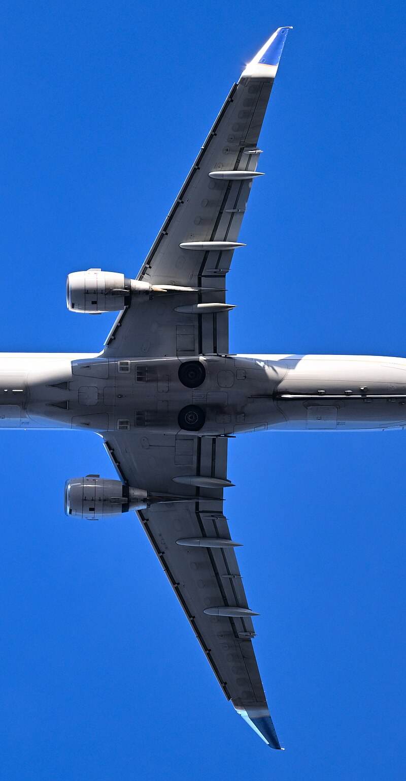 N752YX - Embraer