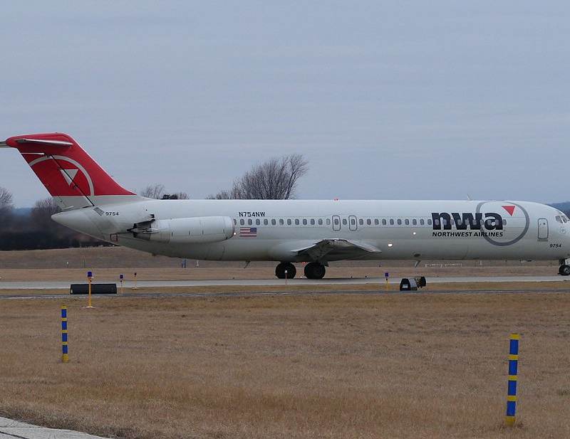 N754NW - Douglas