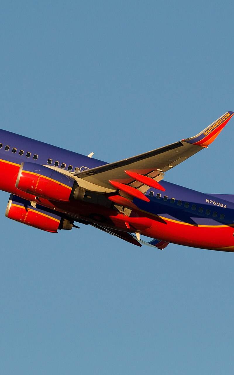 N755SA - Twin-engine aircraft