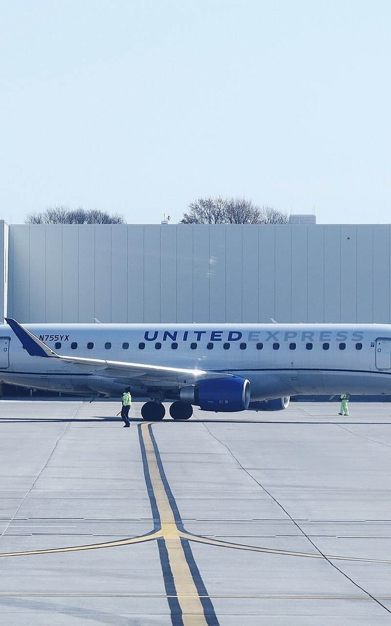 N755YX - Embraer