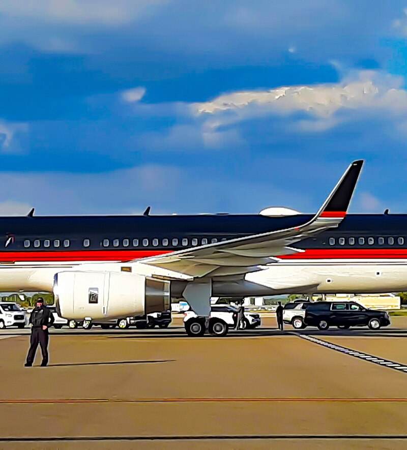 N757AF - Twin-engine aircraft