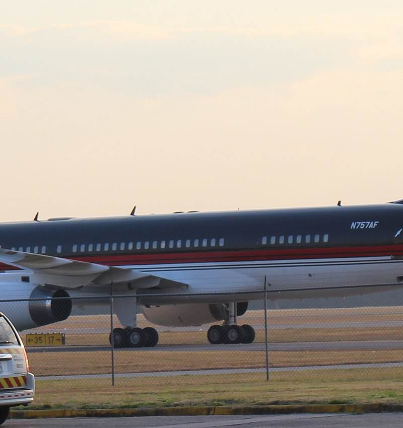 N757AF - Twin-engine aircraft