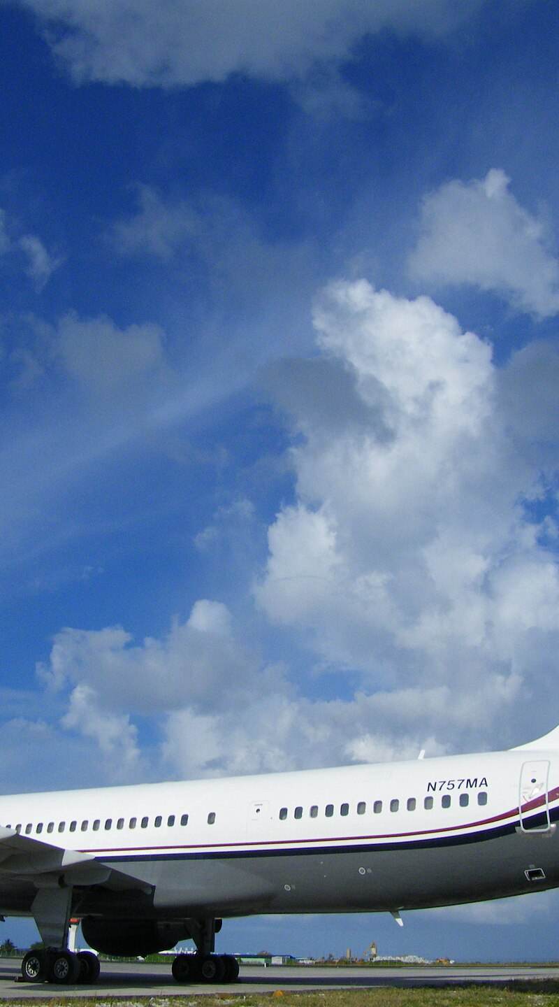 N757MA - Twin-engine aircraft