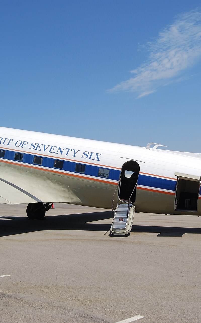  - Twin-engine aircraft