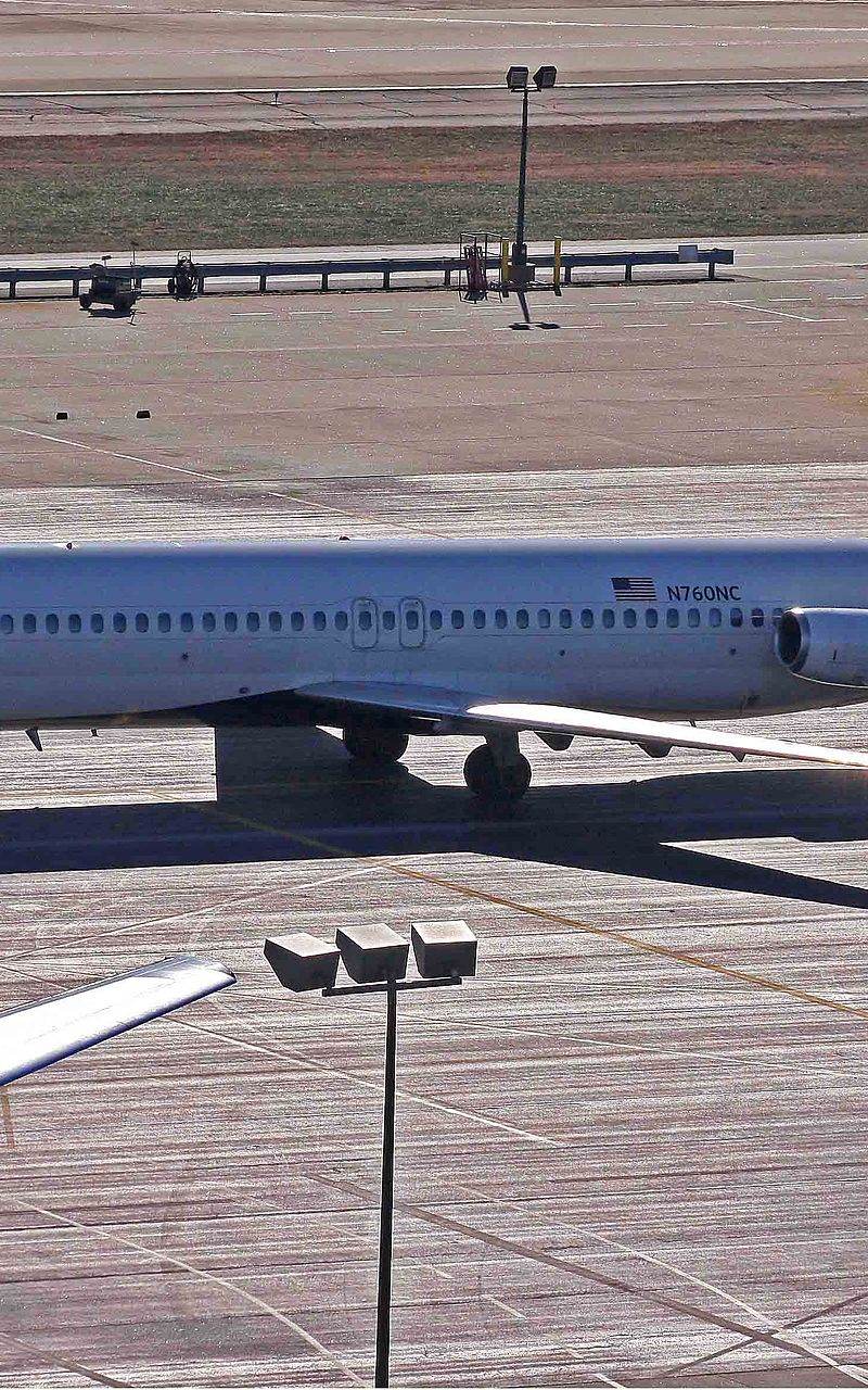 N760NC - Douglas