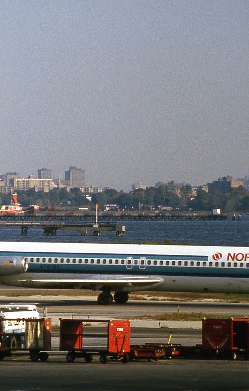 N761NC - Douglas