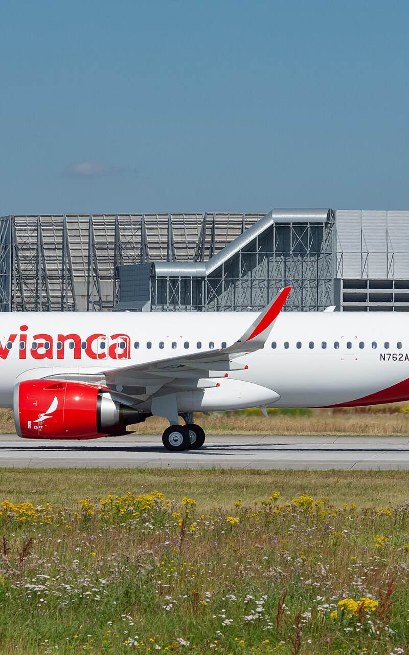 N762AV - Airbus
