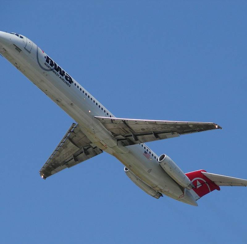 N764NC - Douglas