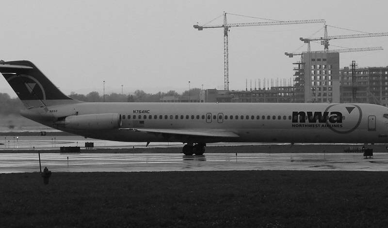 N764NC - Douglas