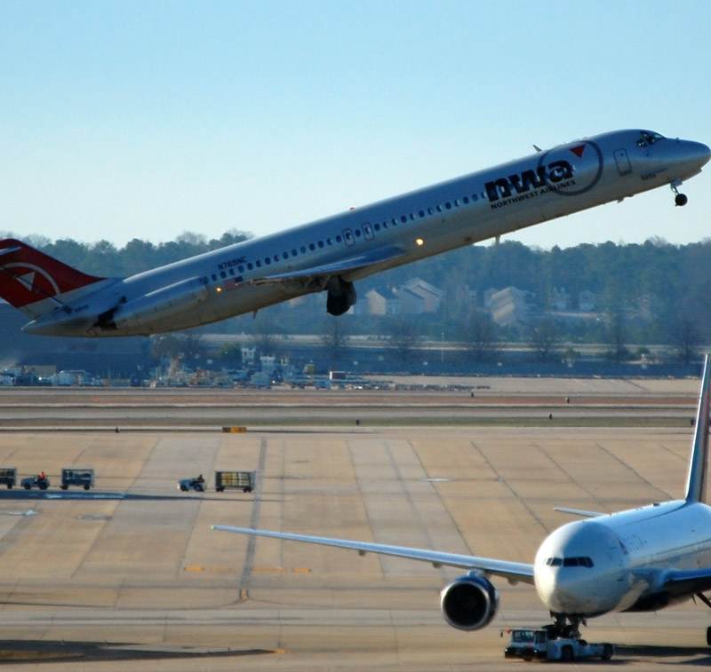 N765NC - Twin-engine aircraft