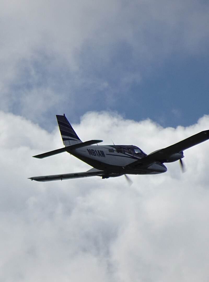 N81AW - Twin-engine aircraft