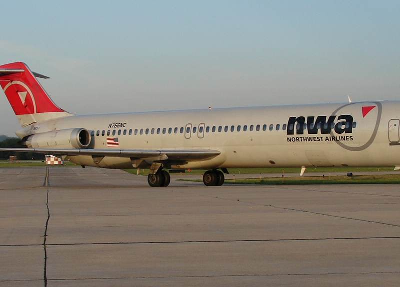 N766NC - Douglas