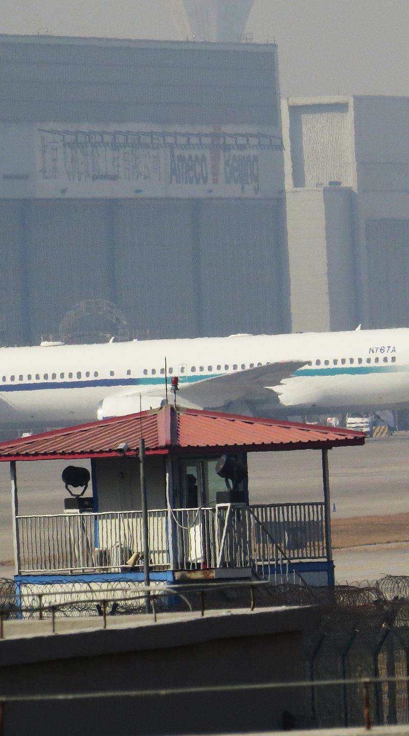 N767A - Twin-engine aircraft