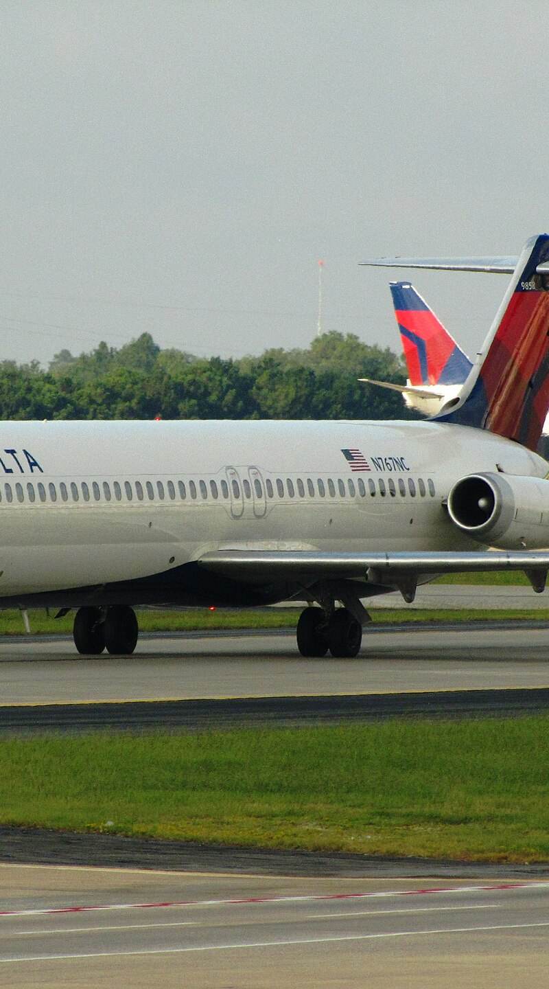 N767NC - Douglas
