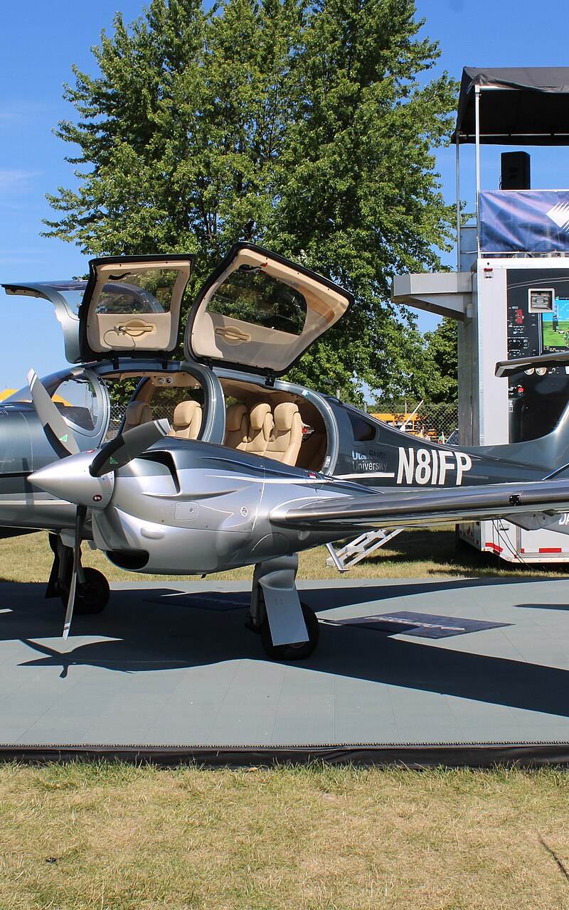 N81FP - Diamond