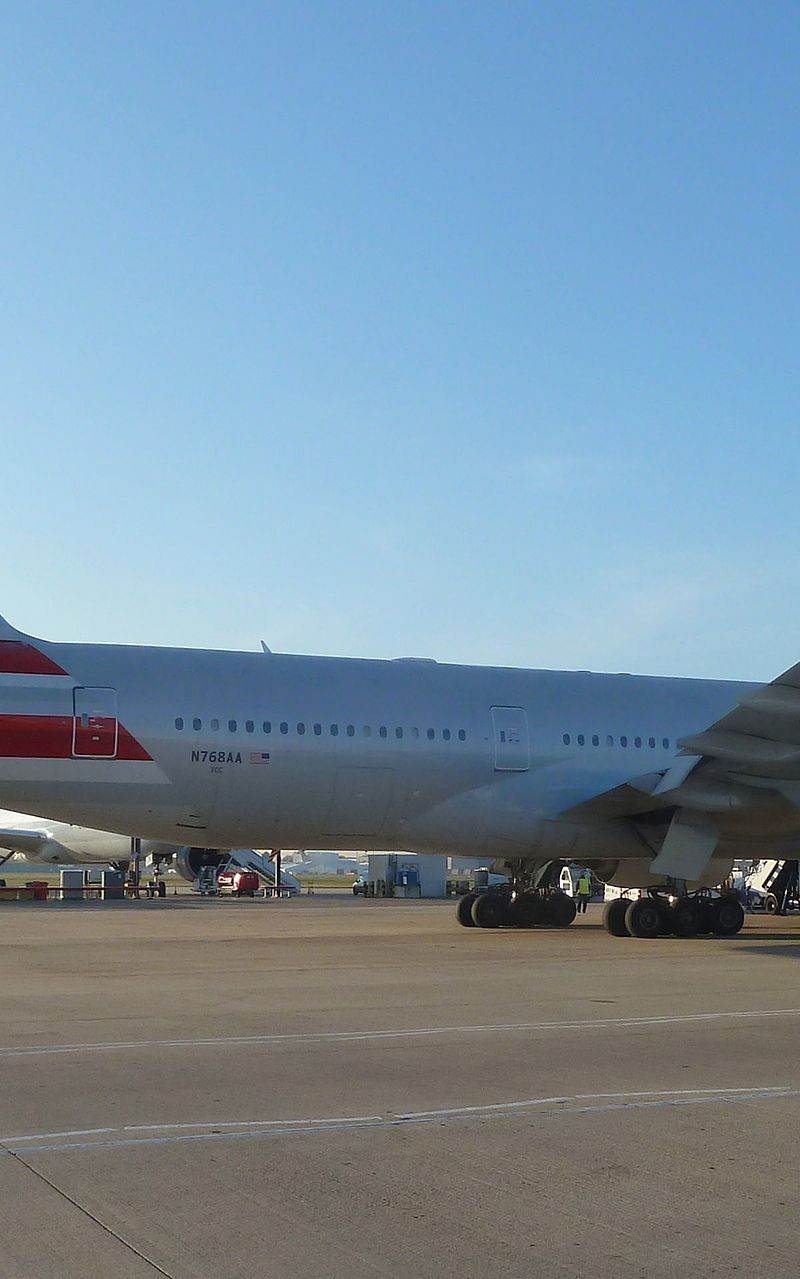 N768AA - Boeing