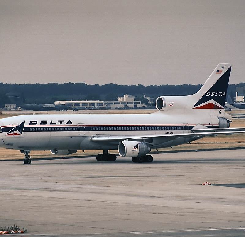 N769DL - Douglas