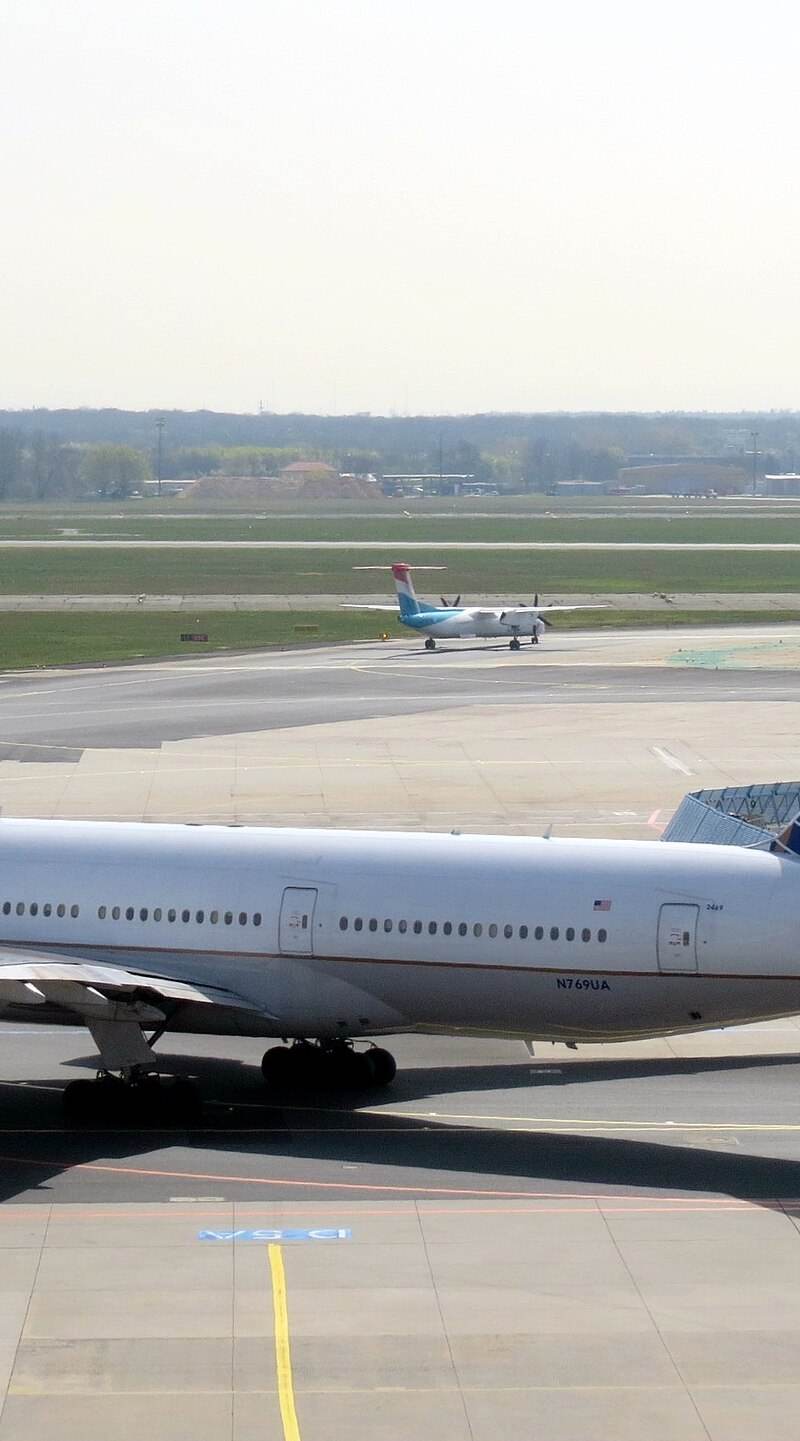 N769UA - Boeing