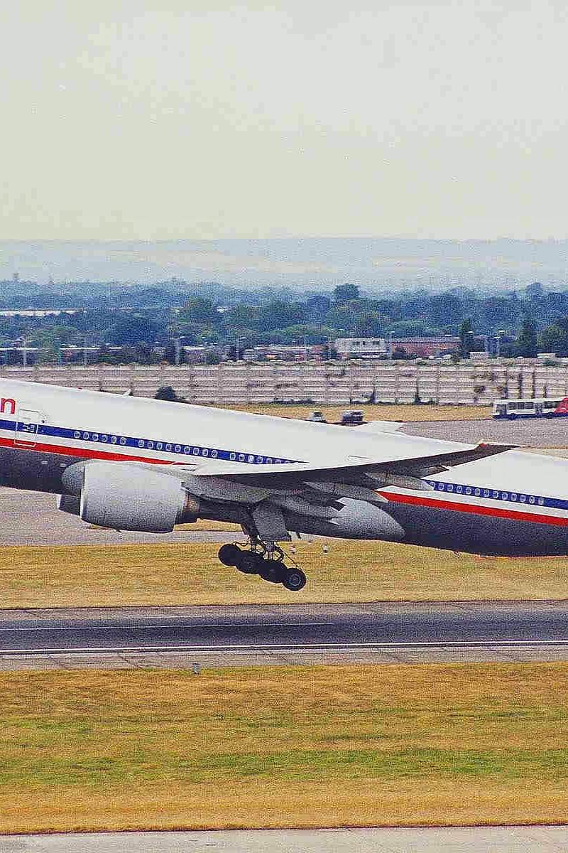 N770AN - Twin-engine aircraft