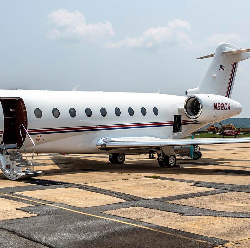 N82CW - Business jet