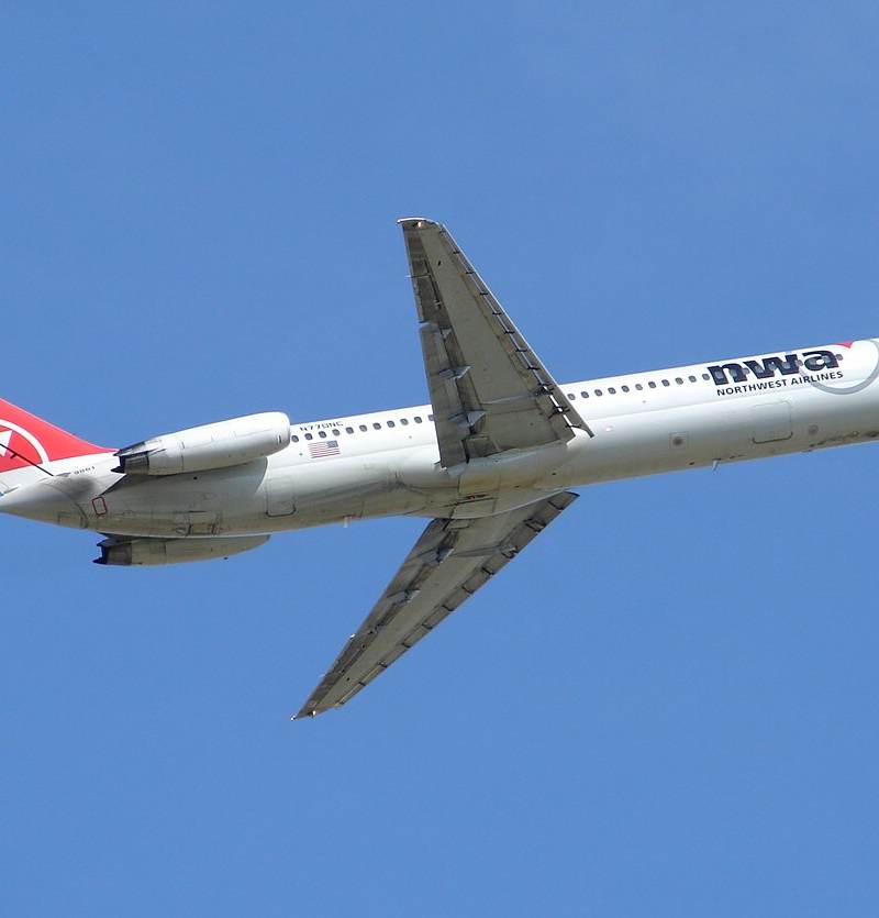 N770NC - Douglas