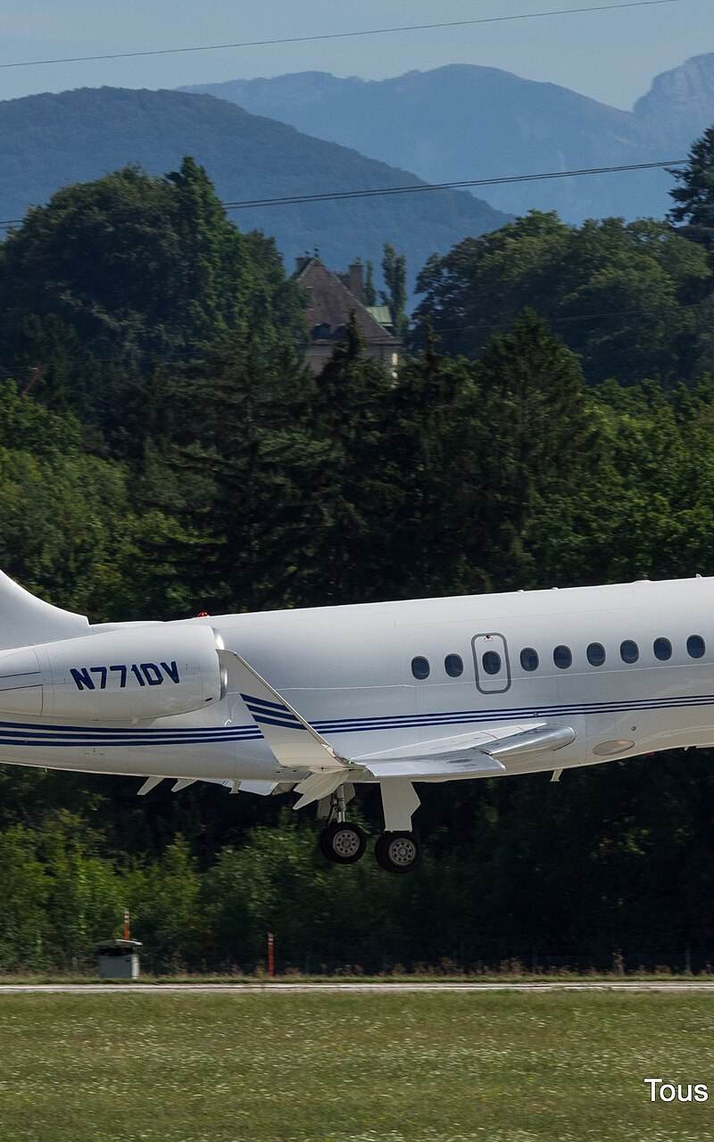 N771DV - Business jet