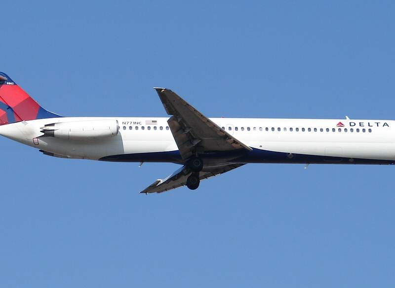 N771NC - Twin-engine aircraft