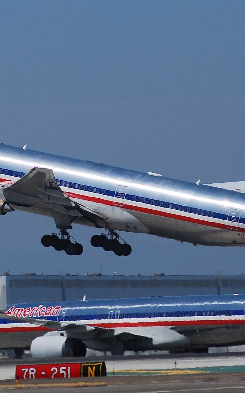 N772AN - Twin-engine aircraft