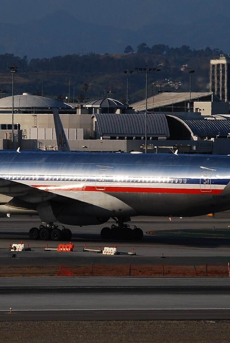 N773AN - Twin-engine aircraft