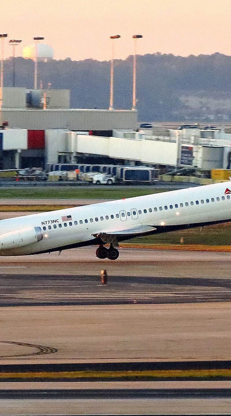 N773NC - Douglas