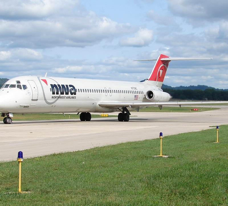 N773NC - Douglas