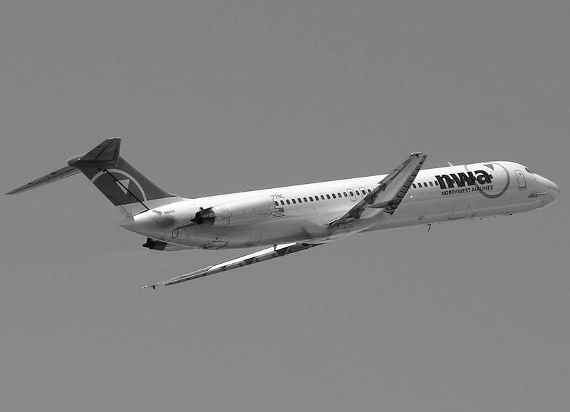 N773NC - Douglas