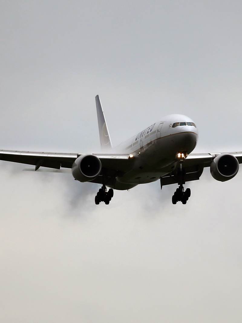 N773UA - Twin-engine aircraft
