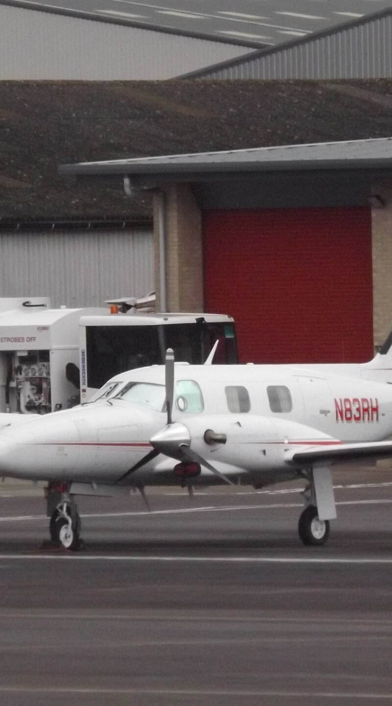 N83RH - Twin-engine aircraft
