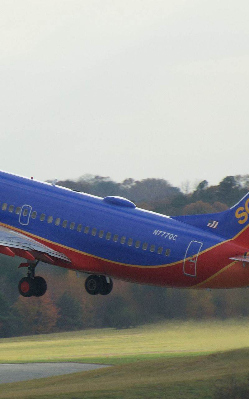 N777QC - Twin-engine aircraft