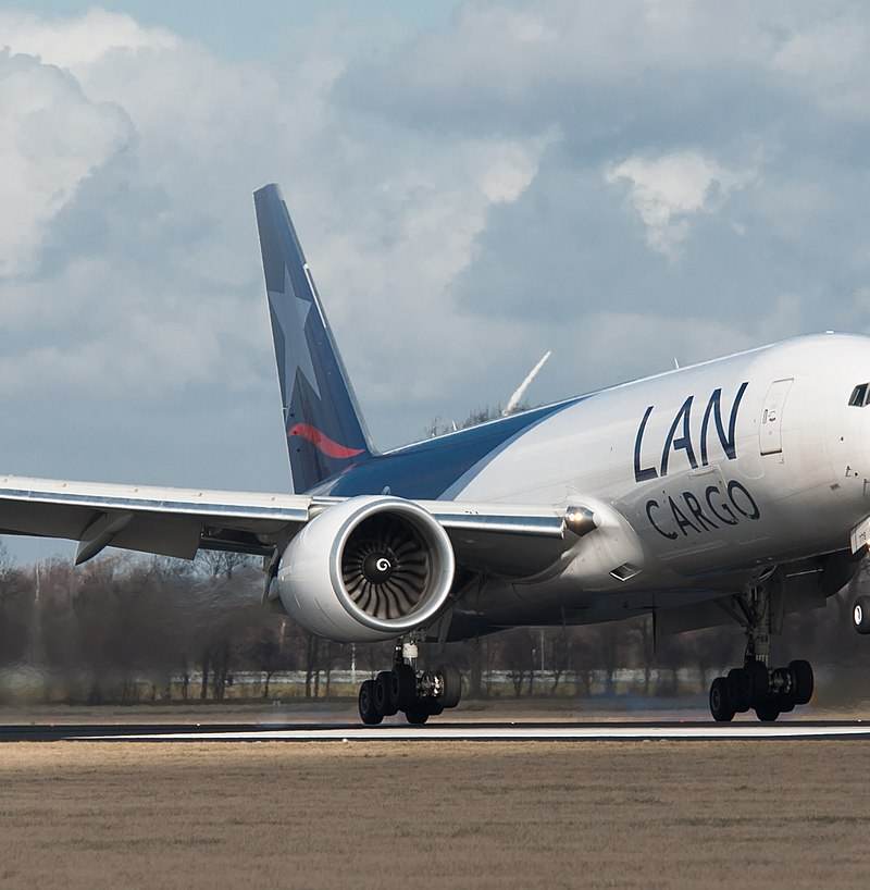 N778LA - Twin-engine aircraft